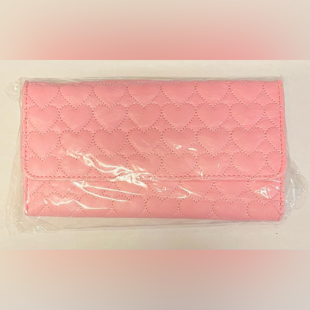 Pink Patent Heart Design Women’s Wallet NEW!